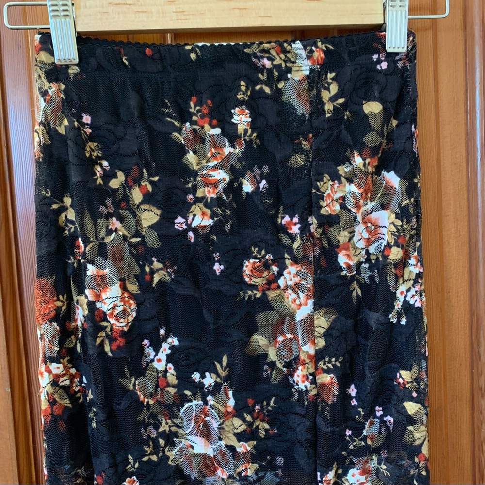 ♦️SOLD♦️ Lip Service Maxi Long Black Floral Gypsy Witch Sheer Lace Skirt. - Picture 6 of 8